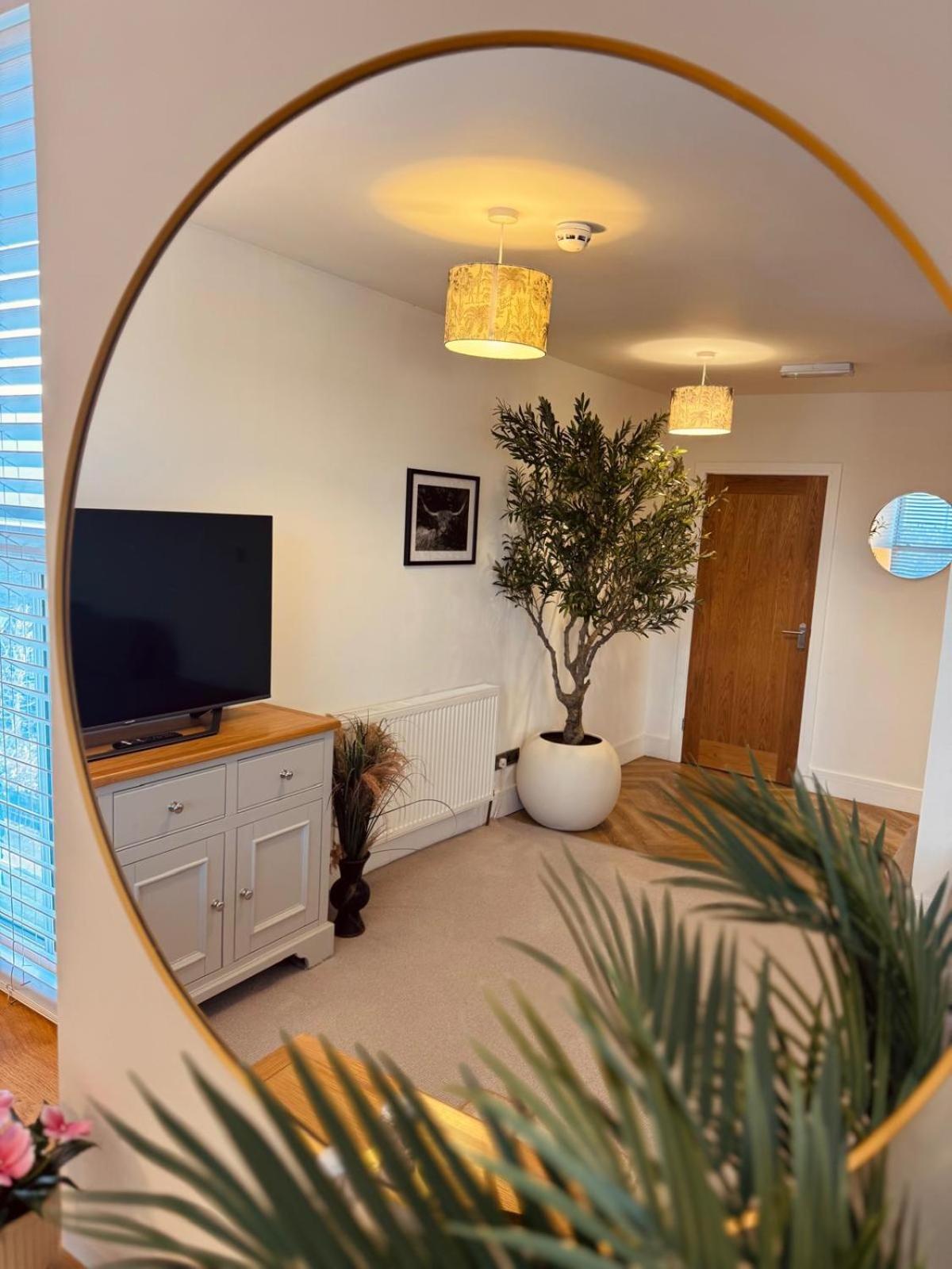 Lola'S Loft With Lake Views - Central Bowness - Pet Friendly エクステリア 写真