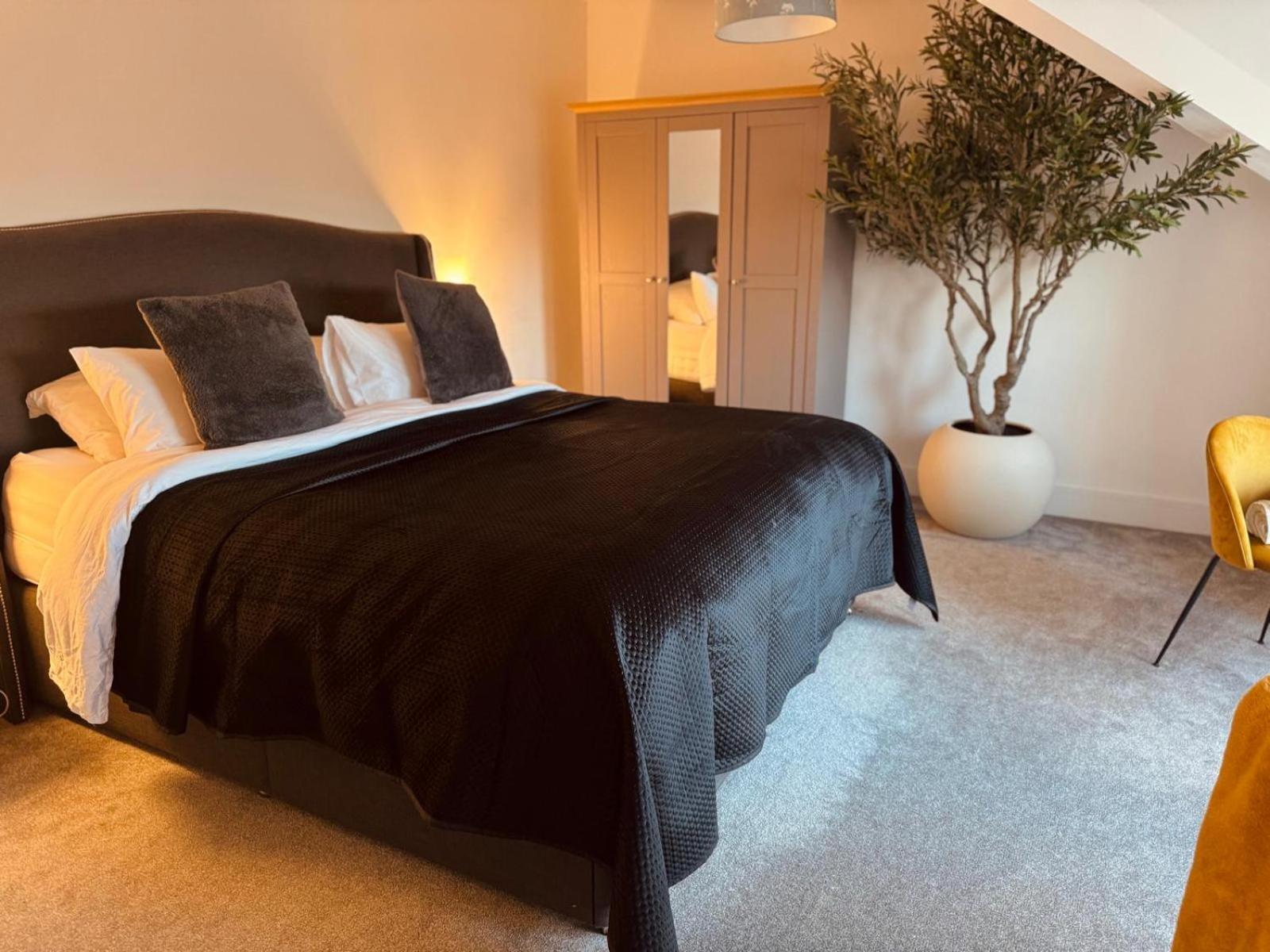 Lola'S Loft With Lake Views - Central Bowness - Pet Friendly エクステリア 写真